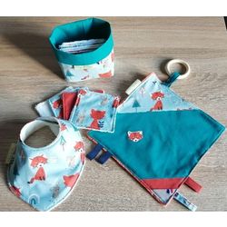 Kit de naissance panier-lingettes-bavoir-gants de toilette - Miloo Fée Main